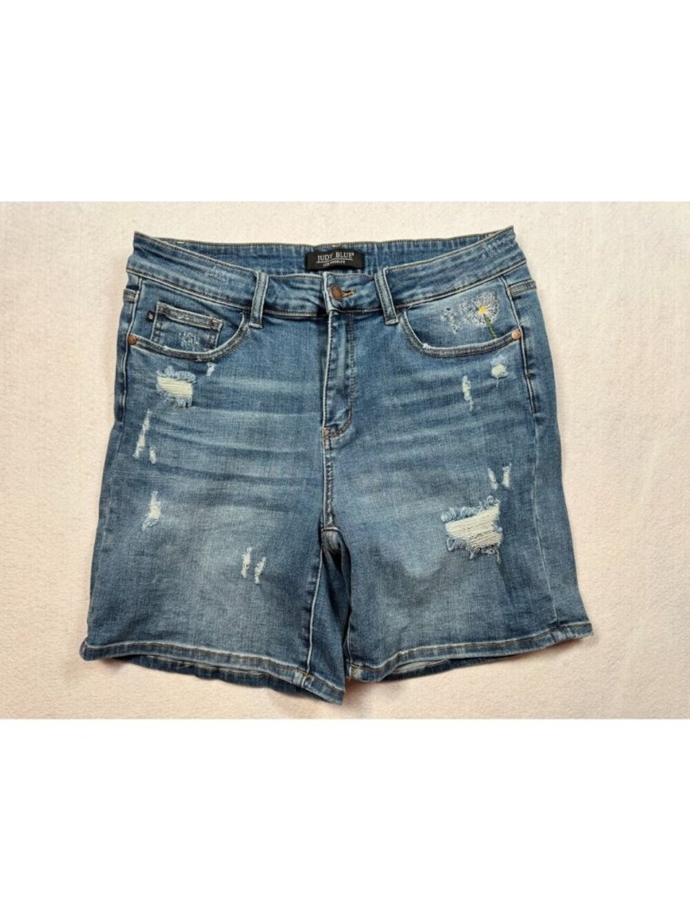 Judy Blue Mid Rise Dandelion Embroidered Denim Jean Shorts 150121 Womens Size XL